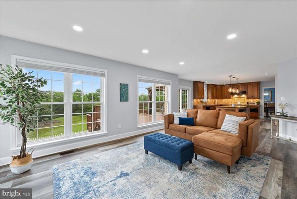 Interior, Kitchen, Living room, Pendant Lights, Recessed Lighting, Wood Texture Flooring