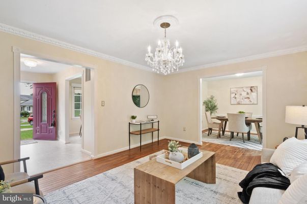 Chandelier, Dining room, Interior, Living room, Wood Texture Flooring