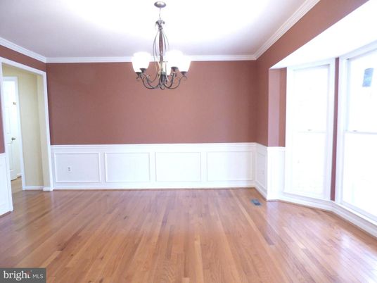 Chandelier, Empty room, Interior, Wood Texture Flooring