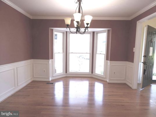 Chandelier, Empty room, Interior, Wood Texture Flooring
