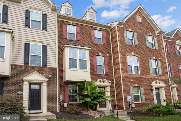 Exterior, Facade, Brick Facade, Rowhouse