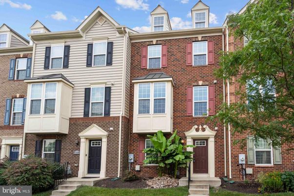 Exterior, Facade, Brick Facade, Rowhouse