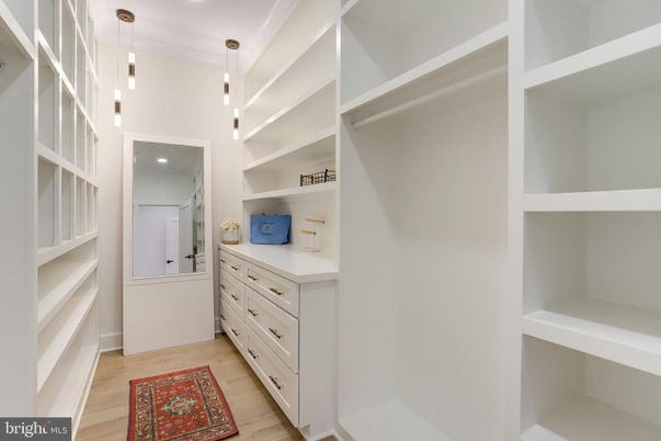 Interior, Pendant Lights, Recessed Lighting, Walk-in Closets, Wood Texture Flooring