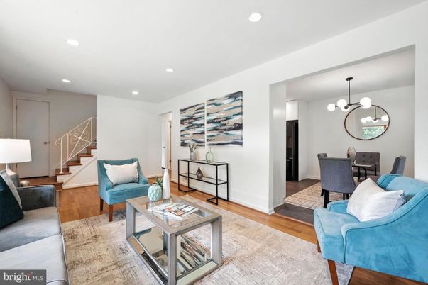 Dining room, Interior, Living room, Pendant Lights, Recessed Lighting, Wood Texture Flooring