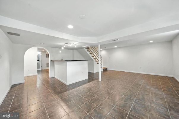 Empty room, Interior, Recessed Lighting