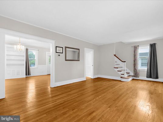 Chandelier, Empty room, Interior, Wood Texture Flooring