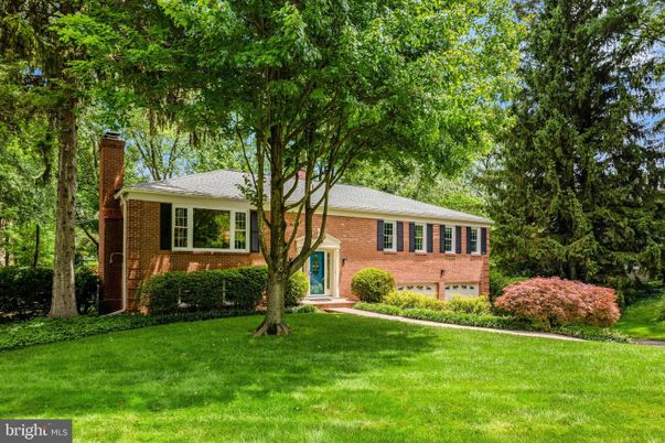 Backyard, Exterior, Facade, Brick Facade, Split Level
