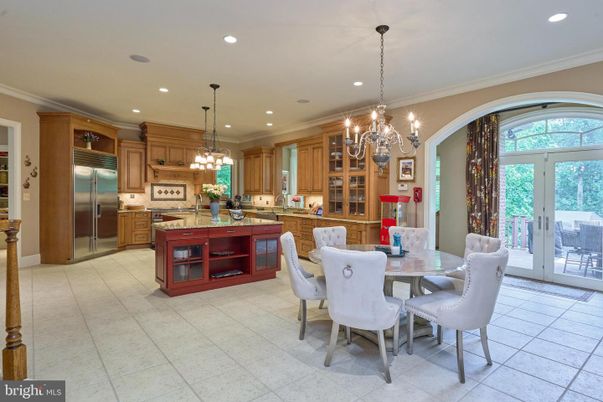 Chandelier, Dining room, Interior, Kitchen, Pendant Lights, Recessed Lighting, Stainless Steel Appliances
