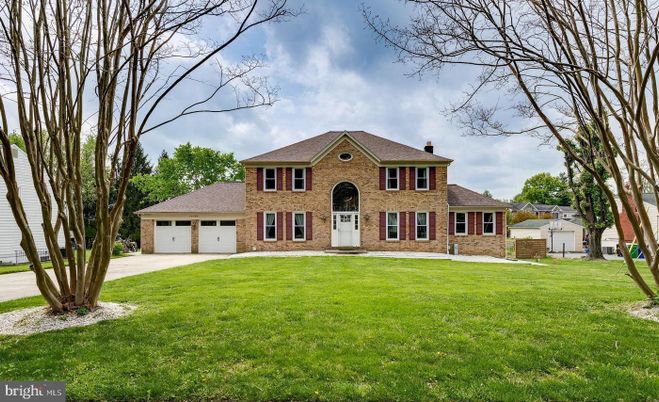 Attached, Backyard, Exterior, Facade, Brick Facade, French Provincial