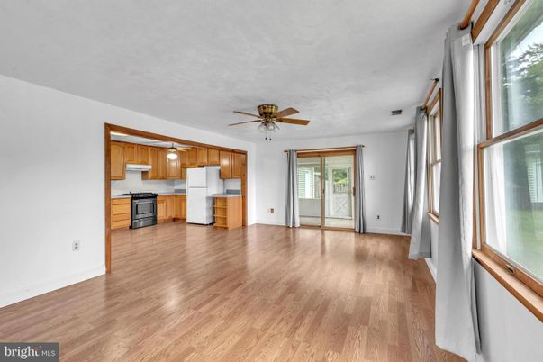 Empty room, Interior, Kitchen, Wood Texture Flooring