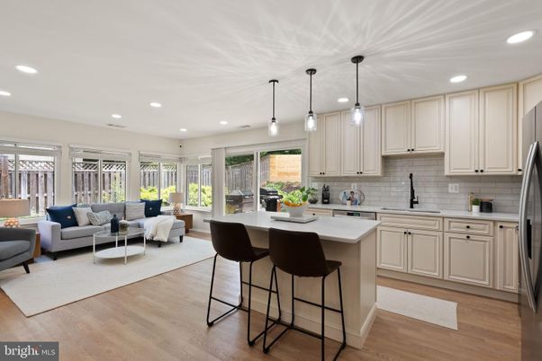 Interior, Kitchen, Living room, Pendant Lights, Recessed Lighting, Wood Texture Flooring