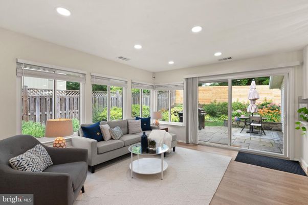 Interior, Living room, Recessed Lighting, Sun Room, Wood Texture Flooring