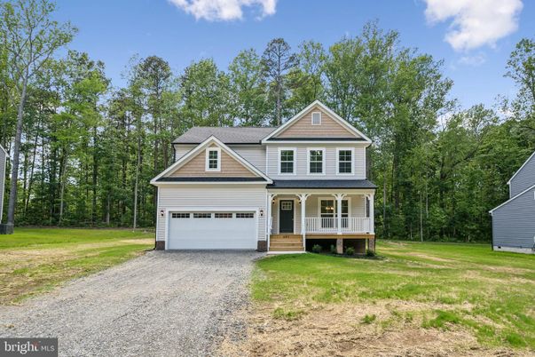 Attached, Exterior, Facade, Farmhouse