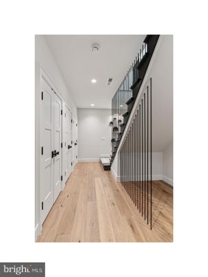 Interior, Pendant Lights, Recessed Lighting, Wood Texture Flooring