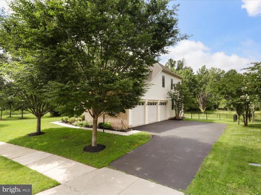 Backyard, Detached Garage, Exterior