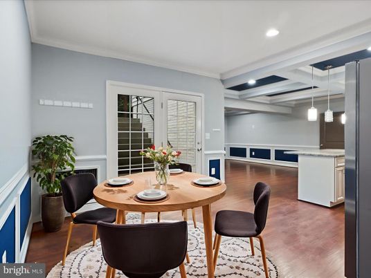 Dining room, Interior, Kitchen, Pendant Lights, Recessed Lighting, Wood Texture Flooring