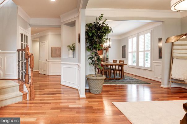 Chandelier, Dining room, Interior, Recessed Lighting, Wood Texture Flooring