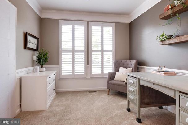 Home Office, Interior
