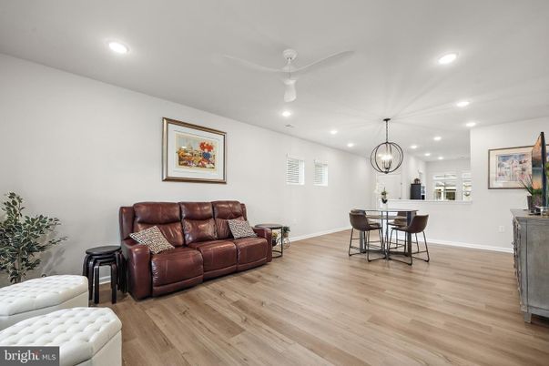 Chandelier, Dining room, Interior, Living room, Recessed Lighting, Wood Texture Flooring