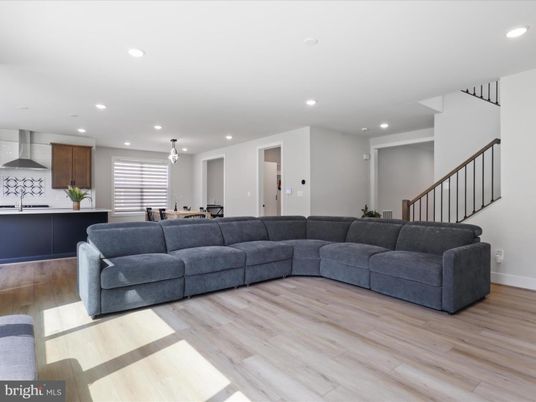 Dining room, Interior, Living room, Pendant Lights, Recessed Lighting, Wood Texture Flooring