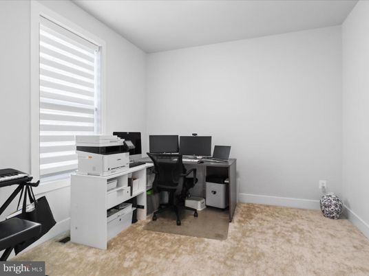Home Office, Interior