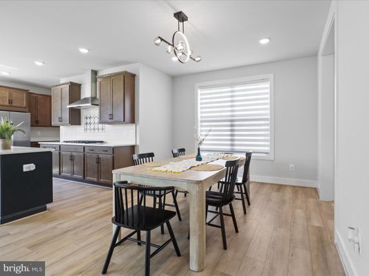 Dining room, Interior, Kitchen, Pendant Lights, Recessed Lighting, Wood Texture Flooring