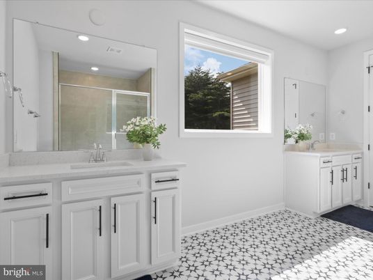 Bathroom, Dual Sink Vanities, Interior, Recessed Lighting