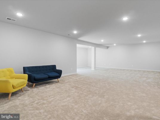 Empty room, Interior, Recessed Lighting