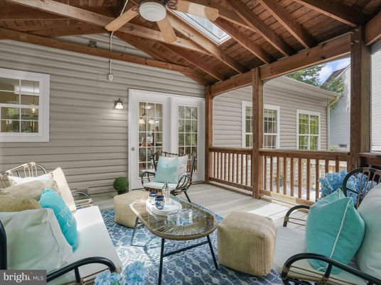 Exterior, Wooden Beams