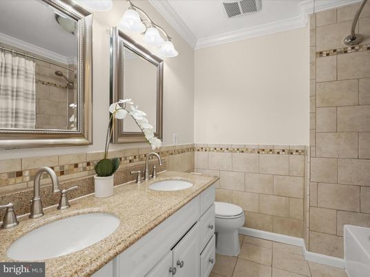 Bathroom, Dual Sink Vanities, Interior