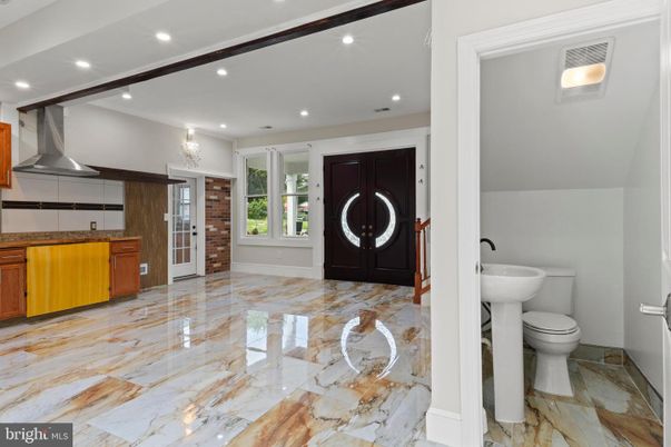 Bathroom, Interior, Marble, Recessed Lighting