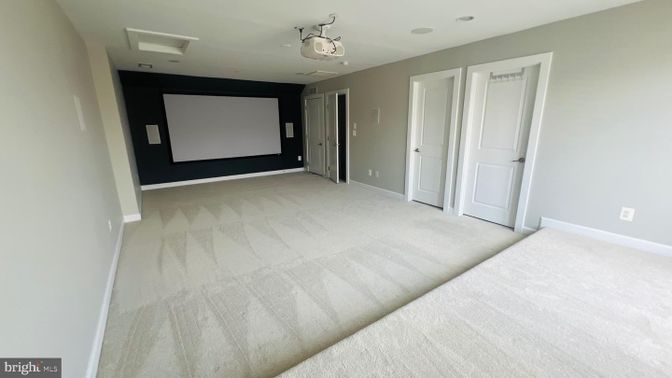 Empty room, Interior, Projection Screen