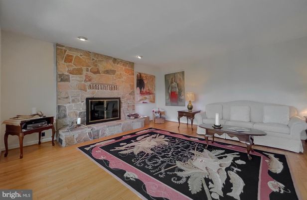 Interior, Living room, Recessed Lighting, Stone Walls, Wood Texture Flooring