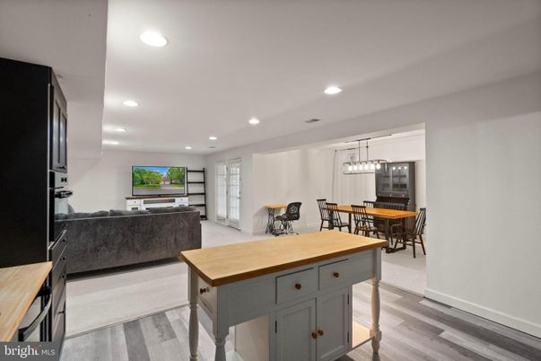 Dining room, Interior, Kitchen, Living room, Pendant Lights, Recessed Lighting, Wood Texture Flooring