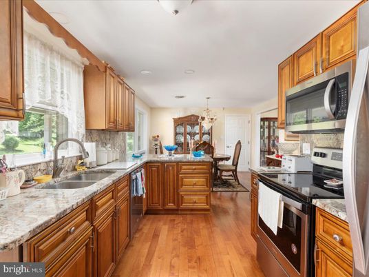 Chandelier, Dining room, Interior, Kitchen, Recessed Lighting, Wood Texture Flooring