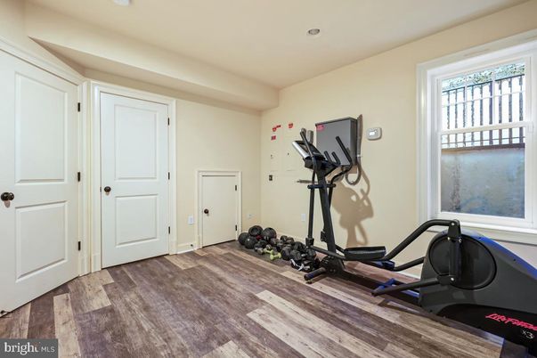 Fitness Equipment, Interior, Recessed Lighting, Wood Texture Flooring