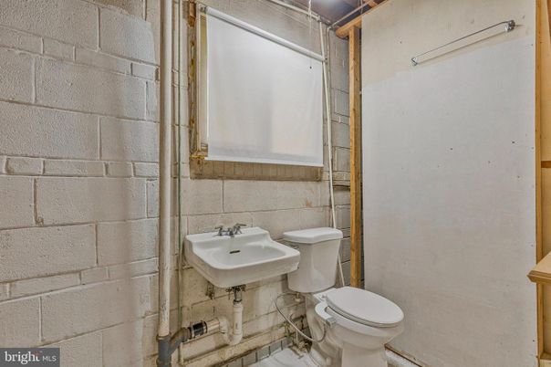 Bathroom, Interior, Stone Walls