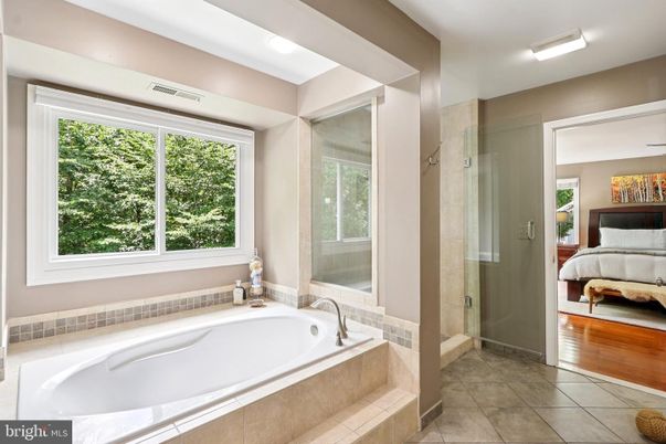 Bathroom, Bedroom, Glass Shower, Interior, Recessed Lighting
