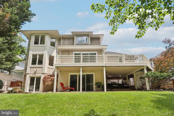 Exterior, Facade, American Foursquare