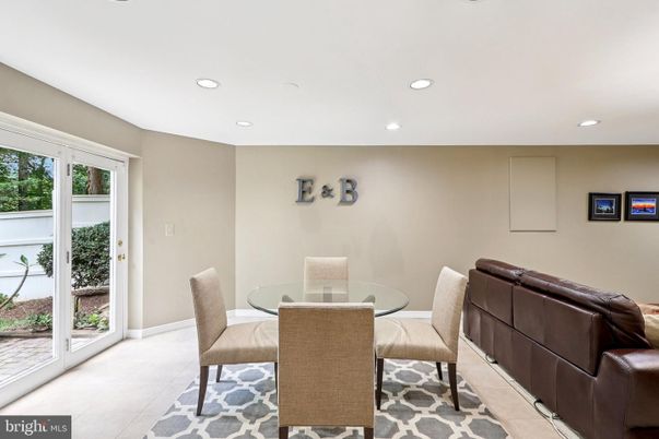 Dining room, Interior, Recessed Lighting