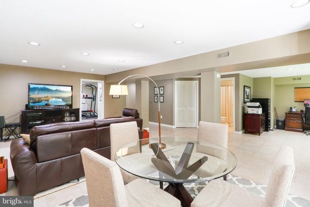 Dining room, Interior, Living room, Recessed Lighting