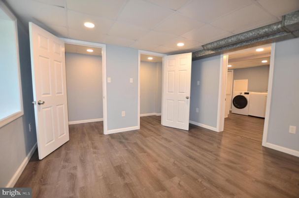 Interior, Recessed Lighting, Utility Closets, Washer, Wood Texture Flooring