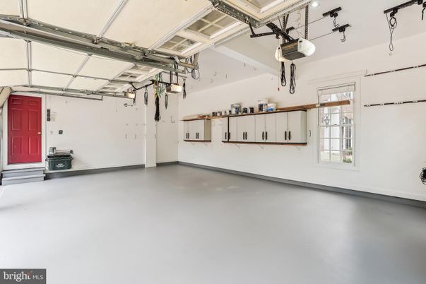 Garage, Interior