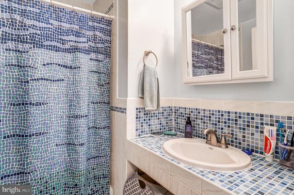 Bathroom, Interior, Tile Countertops