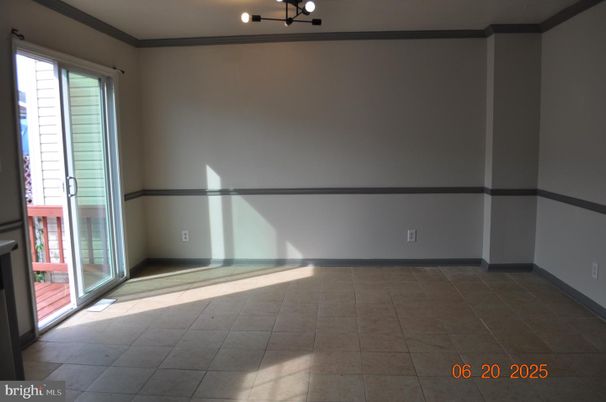 Empty room, Interior, Pendant Lights