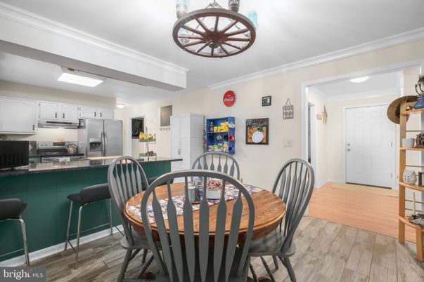 Dining room, Interior, Kitchen, Stainless Steel Appliances, Wood Texture Flooring