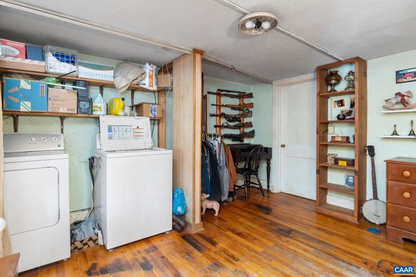 Interior, Utility Closets, Washer, Wood Texture Flooring