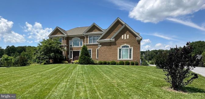 Exterior, Facade, Brick Facade, Brick Traditional
