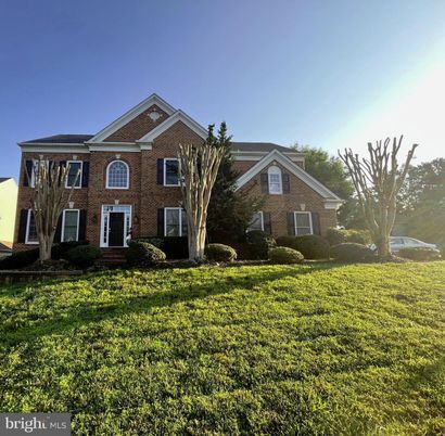 Exterior, Facade, Brick Facade, Brick Traditional