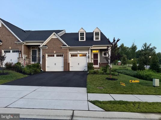 Attached, Exterior, Facade, Brick Facade, Ranch